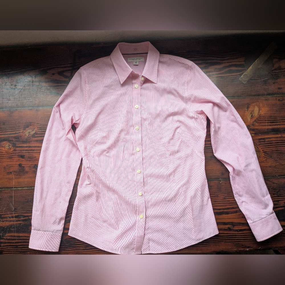 Banana Republic Pink & White Striped No-Iron Fitted Stretch Shirt – Size 10